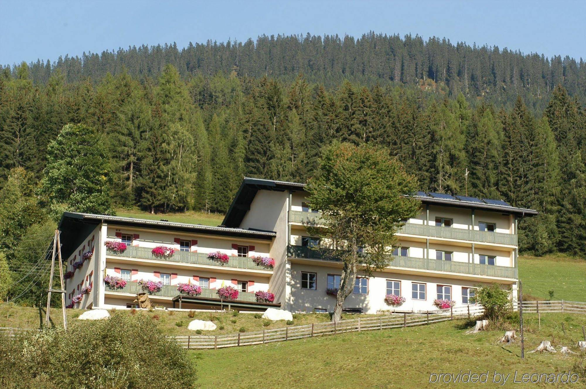 Jufa St. Martin Hotel Sankt Martin am Tennengebirge Exterior foto